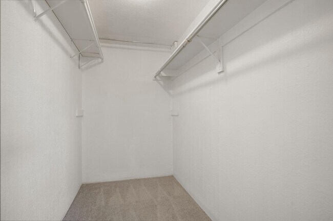 Building Photo - 14120 E Temple Dr