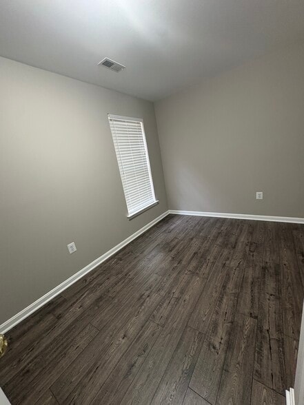 Building Photo - 3197 Tulip Tree Pl
