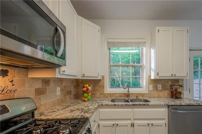 Building Photo - 2432 Avery Park Ct