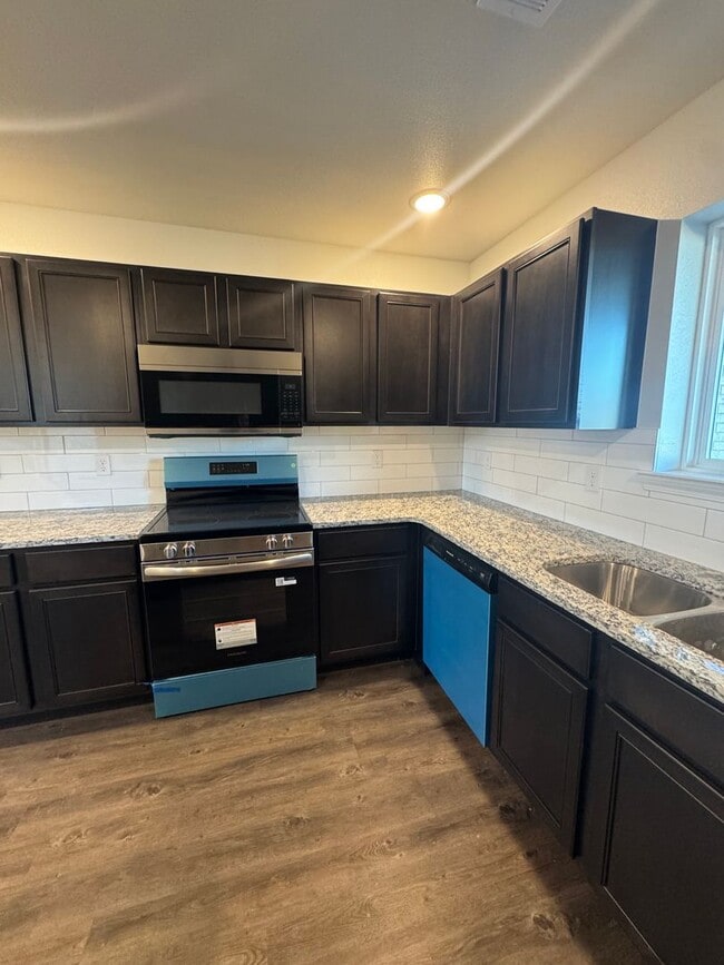 Building Photo - New build "Be the 1st to live THERE" 3/2/2 CISD 1/2 off special 1st month's rent