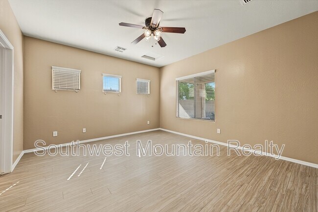 Building Photo - 2346 N Monticello Dr