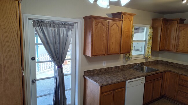 Building Photo - 107 Bancroft Dr