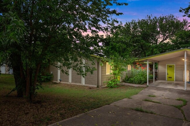 Building Photo - 2021 Wheless Ln