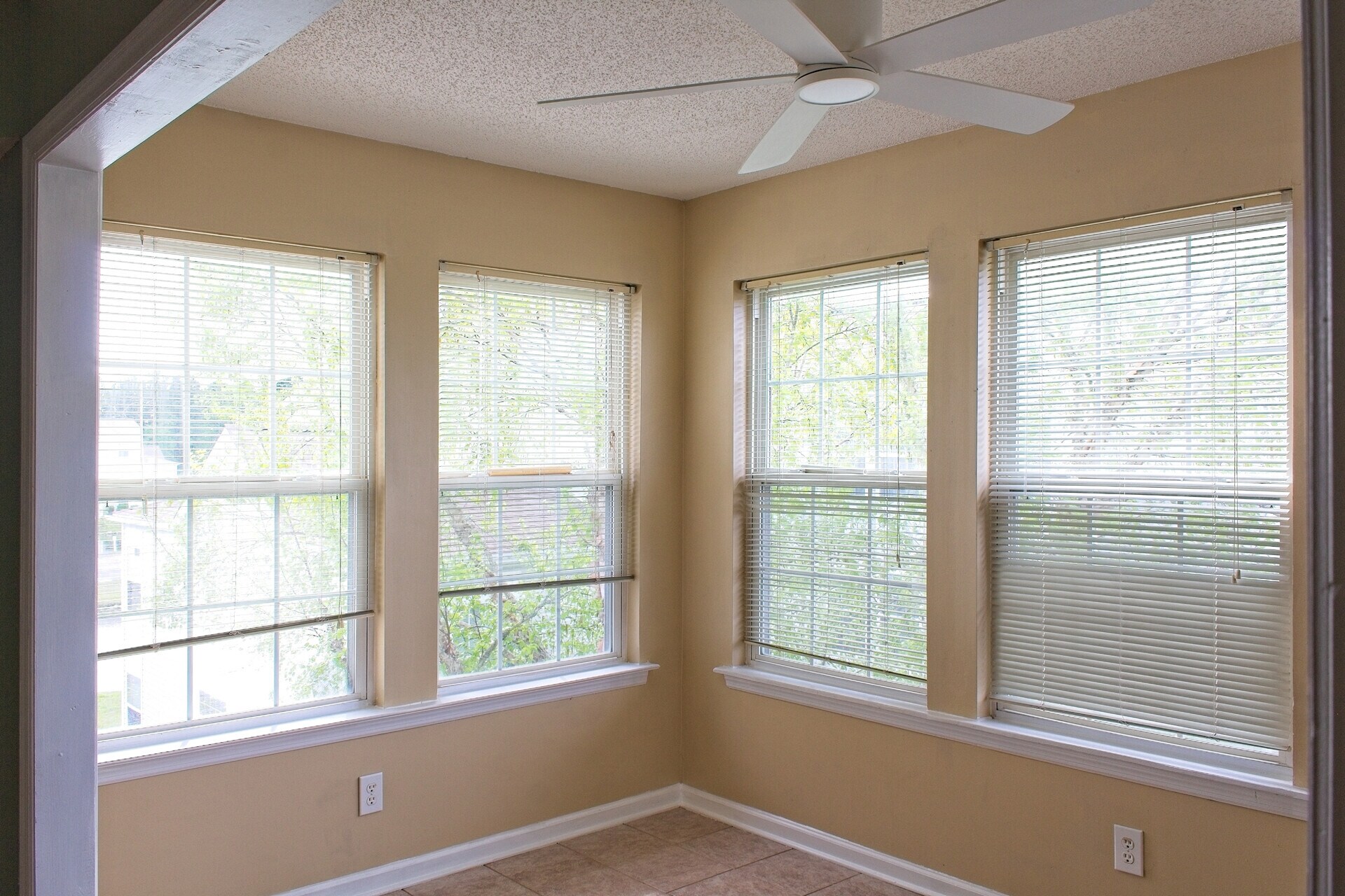 Building Photo - 2269 Essex Dr