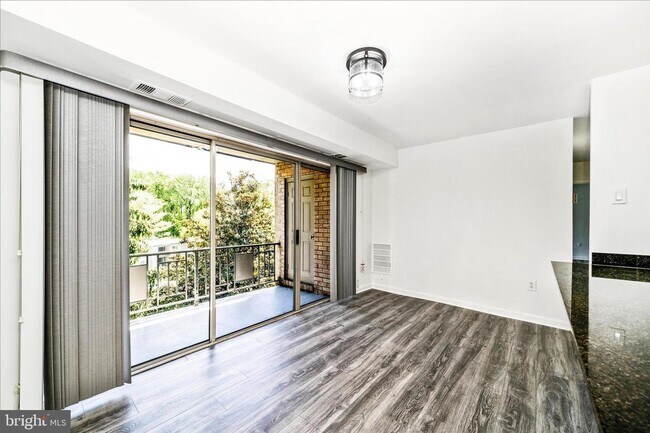 Building Photo - 12202 Braxfield Ct