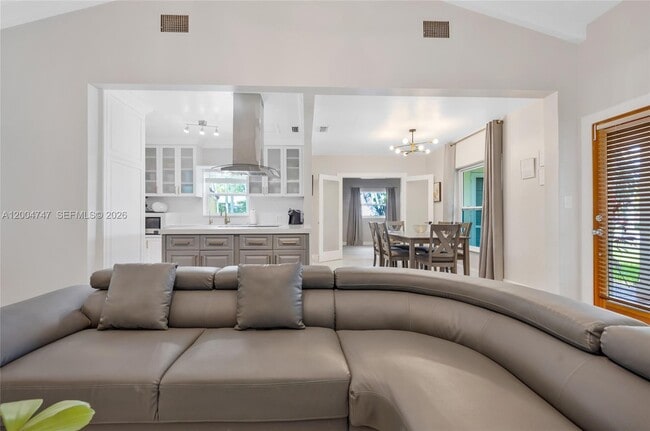 Building Photo - 1050 Harrison St