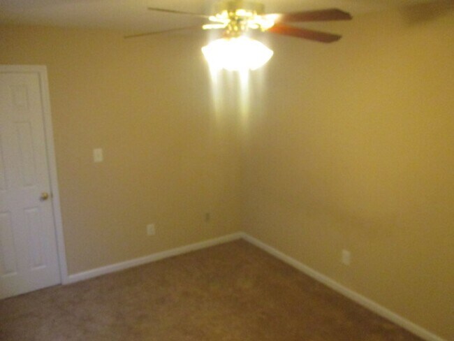 Building Photo - Stunning four bedroom two and a half bath home located in Brookstone subdivision. Covered front p...