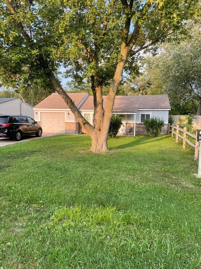 Building Photo - 5124 Winona Dr