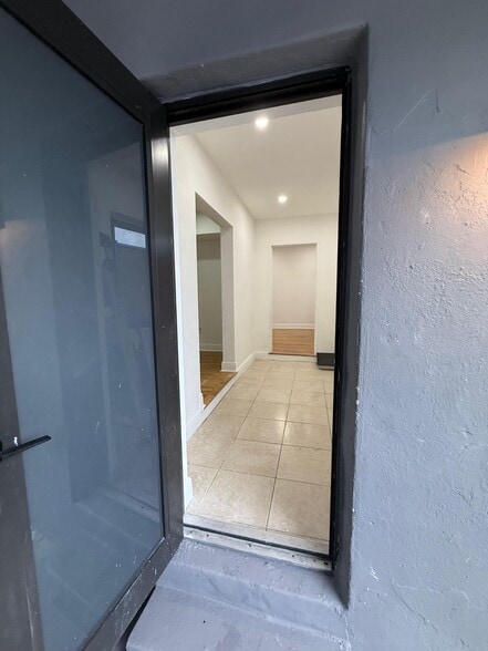 Building Photo - 3669 NW 18th St