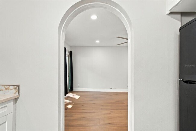 Building Photo - 524 3rd St N