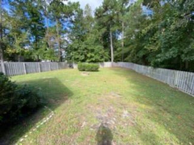 Building Photo - 3 Bedroom, 2 bath home in North Shore Comm...