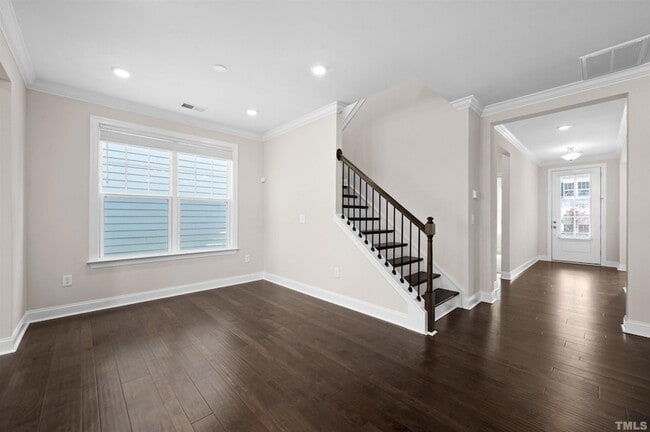 Building Photo - 2917 Early Planting Ave