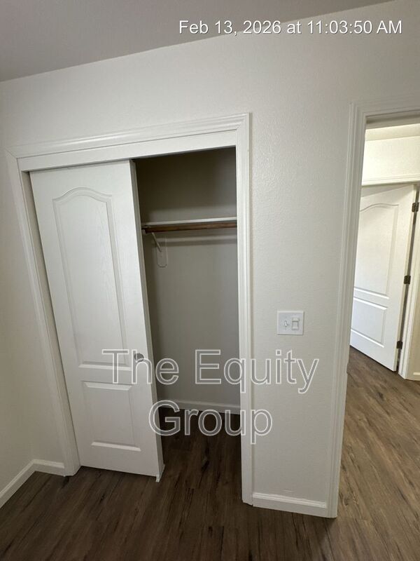 Building Photo - 540 E Lakeview Ave