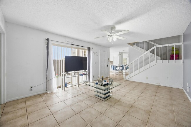 Building Photo - 4102 Waterview Cir