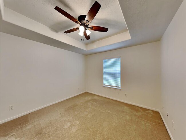 Building Photo - 16365 Hidden River Ct