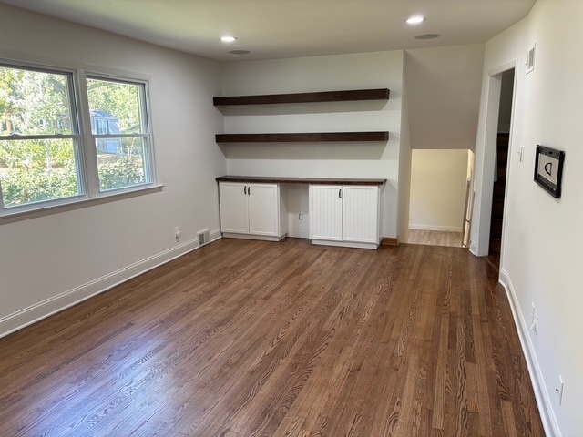 Building Photo - 5525 Perry Ln