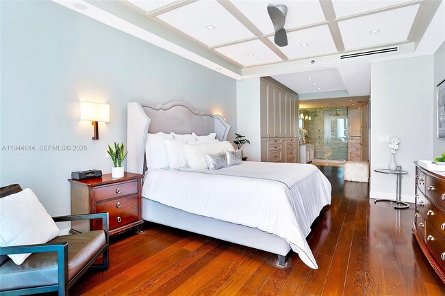 Building Photo - 100 South Pointe Dr