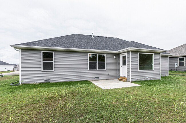 Building Photo - 376 W Granada St