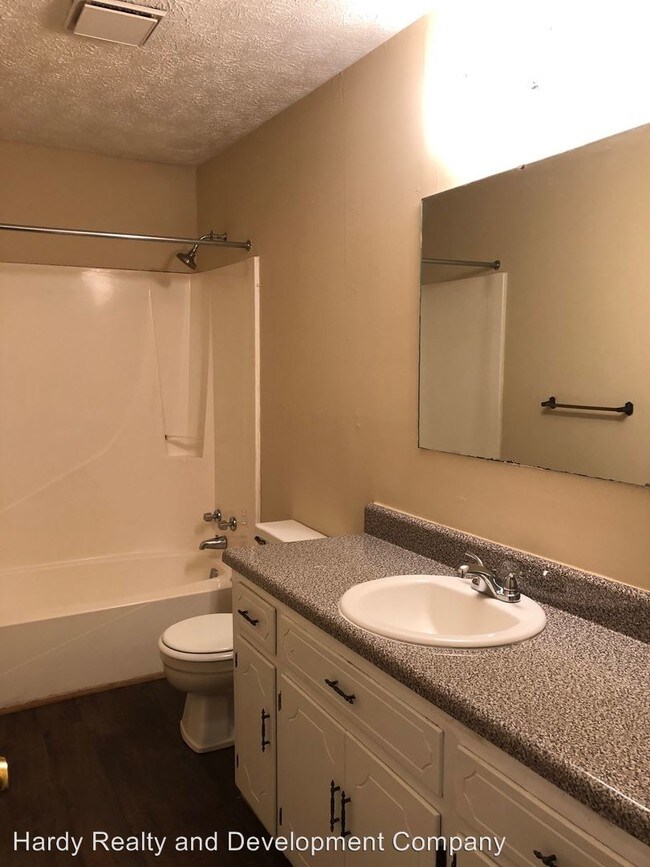 Building Photo - 501 Redmond Rd