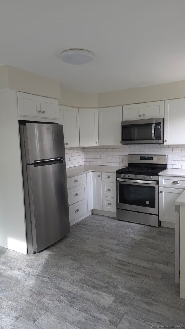 Building Photo - 104 Yacht St