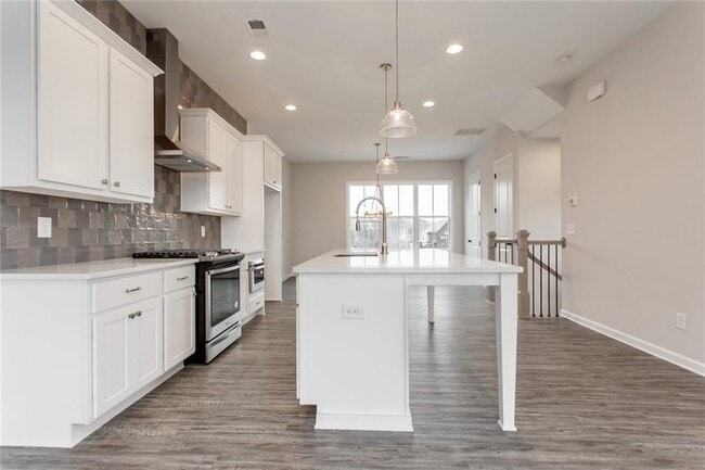 Building Photo - 6680 Cortland Walk