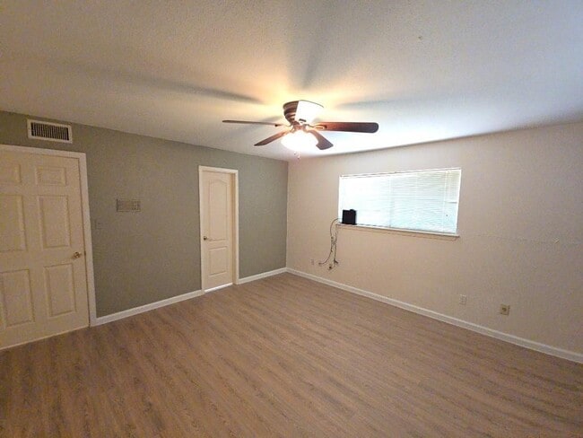 Building Photo - 12702 Ravensway Dr