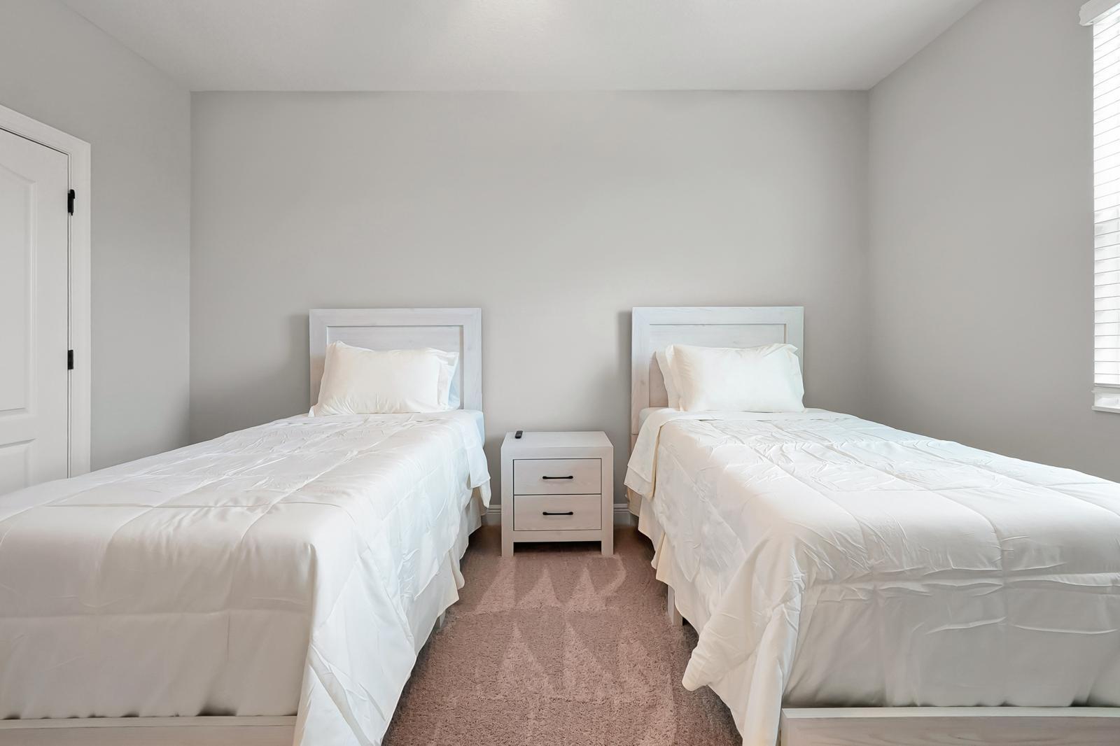 Building Photo - 7692 Somersworth Dr