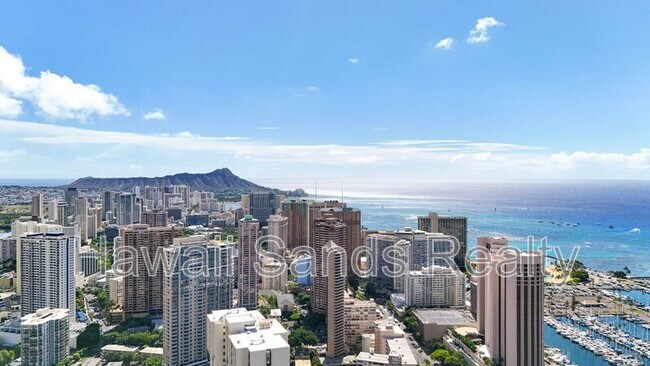 Building Photo - 933 Kaheka St