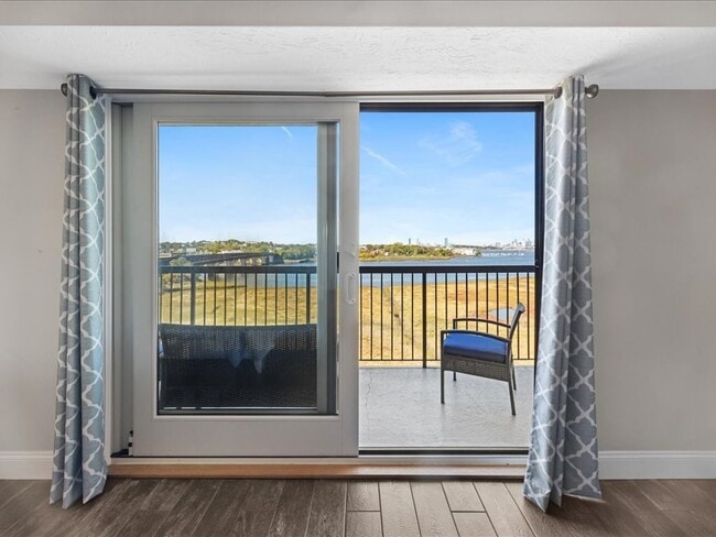 Building Photo - 133 Commander Shea Blvd