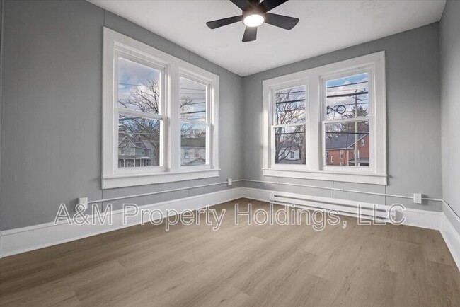 Building Photo - 143 N 9th St