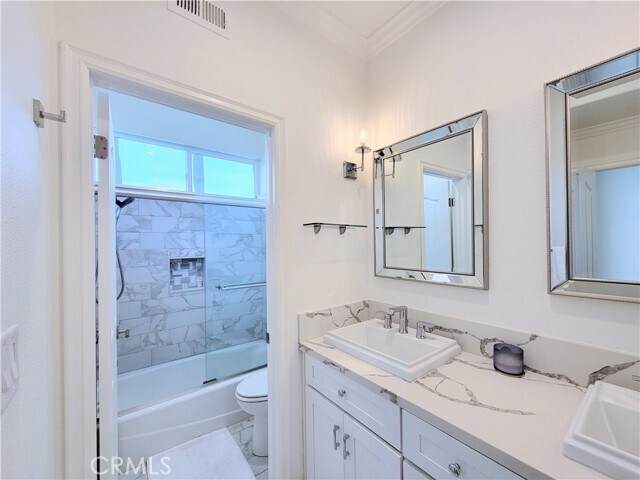 Building Photo - 5532 Spinnaker Bay Dr