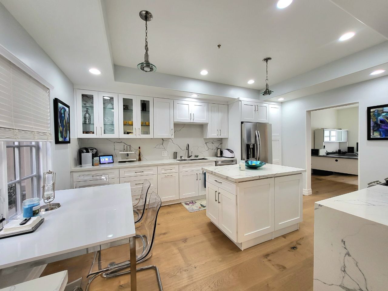 Building Photo - 851 N San Vicente Blvd