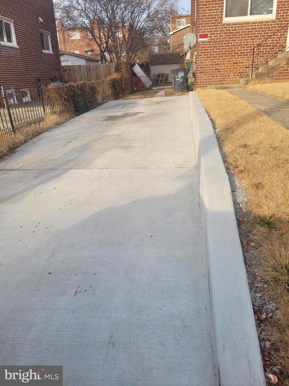 Building Photo - 3518 Madison St