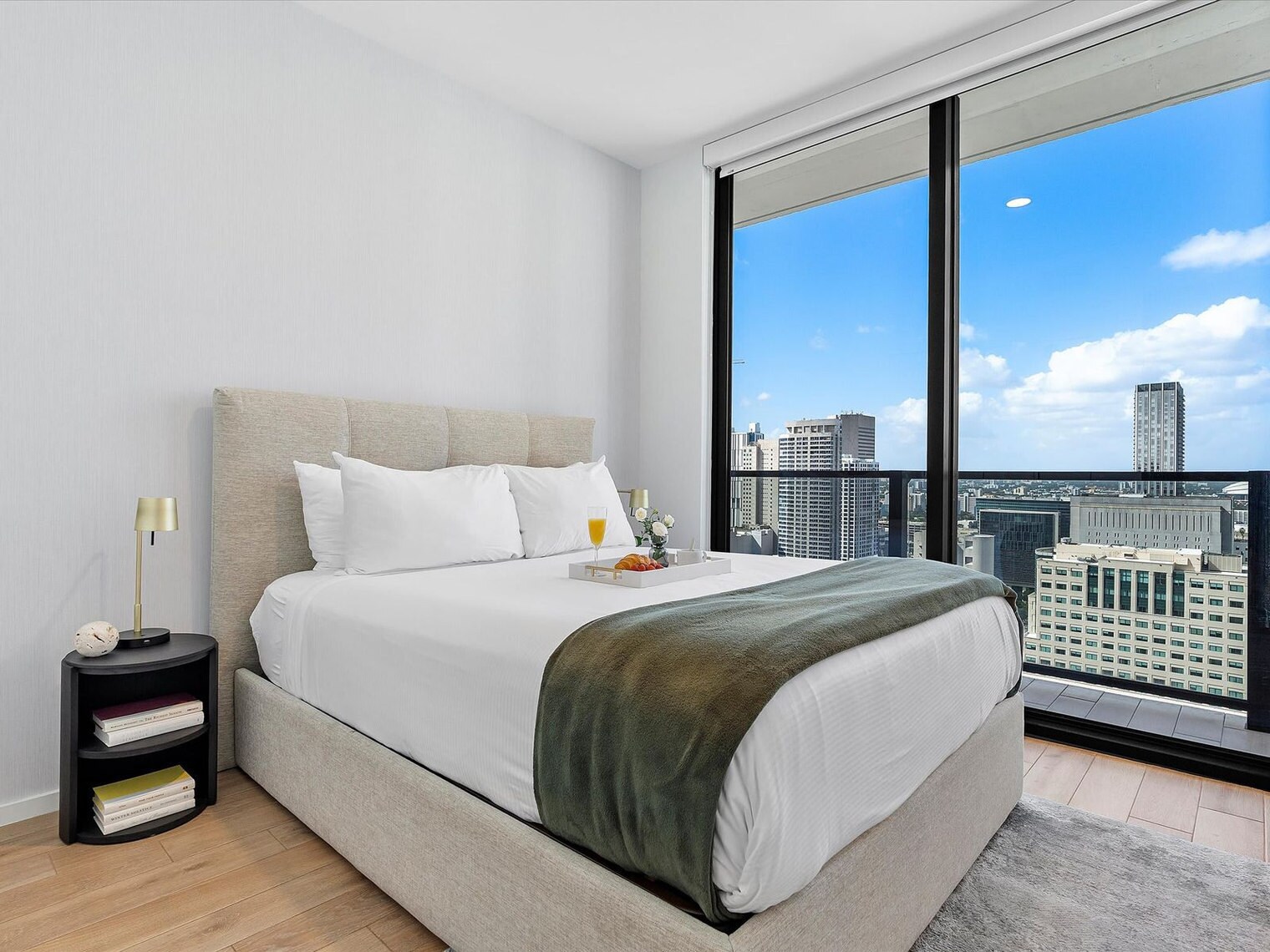 Building Photo - 398 NE 5th St