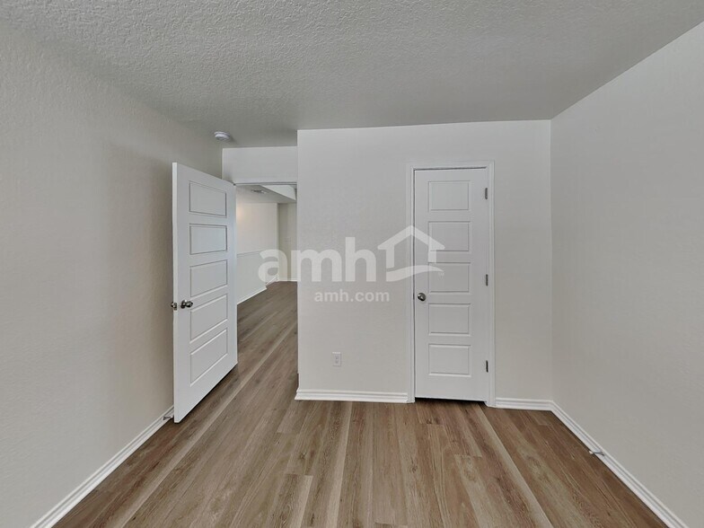 Building Photo - 178 FallowBrook Ln