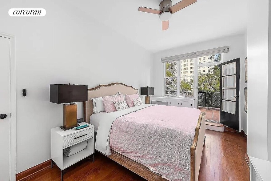 Building Photo - 159 W 13th St