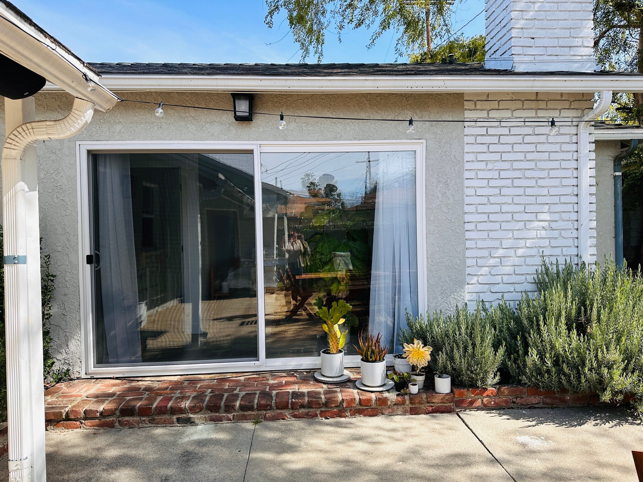 Building Photo - 2460 Glenrose Ave