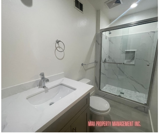 Building Photo - Charming and Spacious 4-Bedroom Home for Rent in South San Francisco!