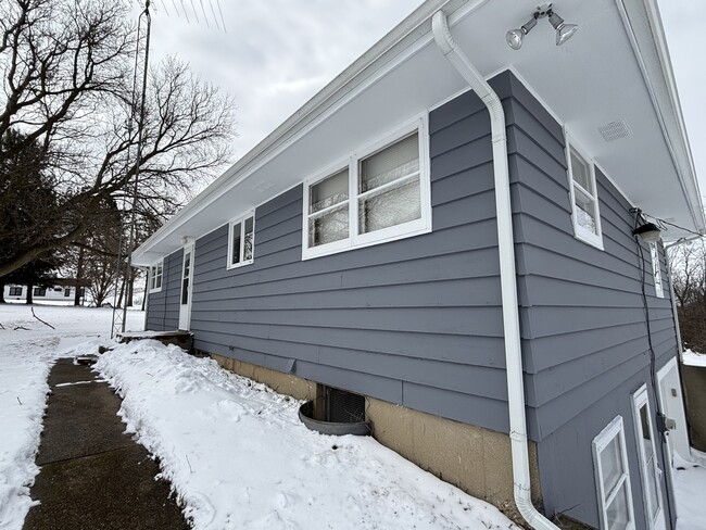 Building Photo - 2208 Stieg Rd