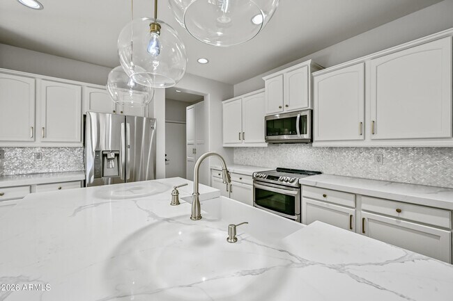 Building Photo - 23862 W Gibson Ln