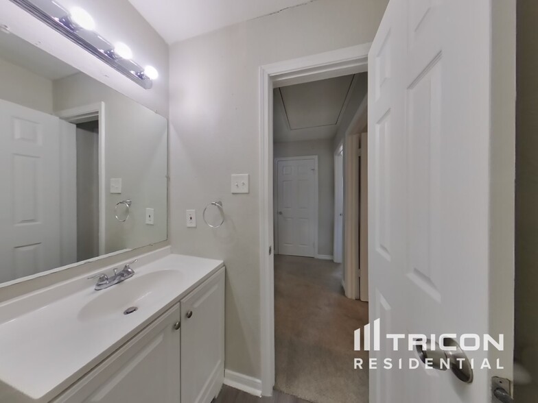Building Photo - 21114 Southern Colony Ct