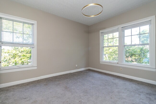 Building Photo - 602 Caswell Ave