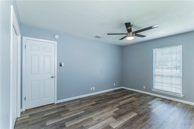 Building Photo - 1171 Angelina St