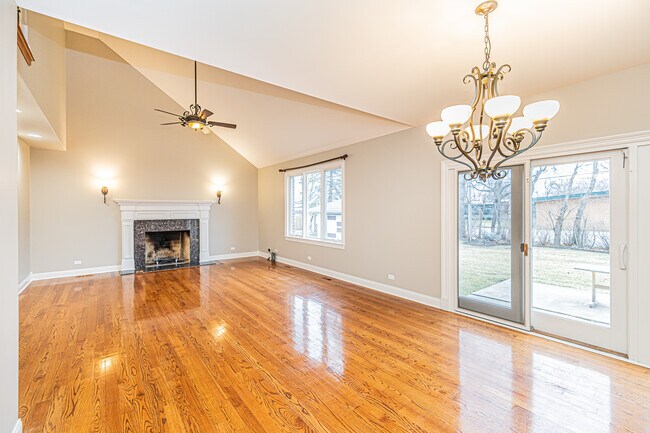 Building Photo - 361 S Elm St