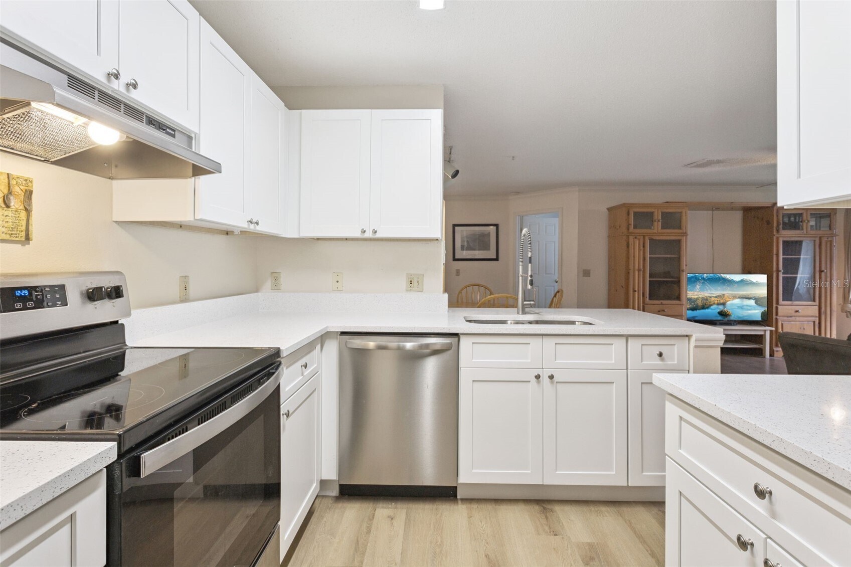 Building Photo - 1950 Summer Club Dr