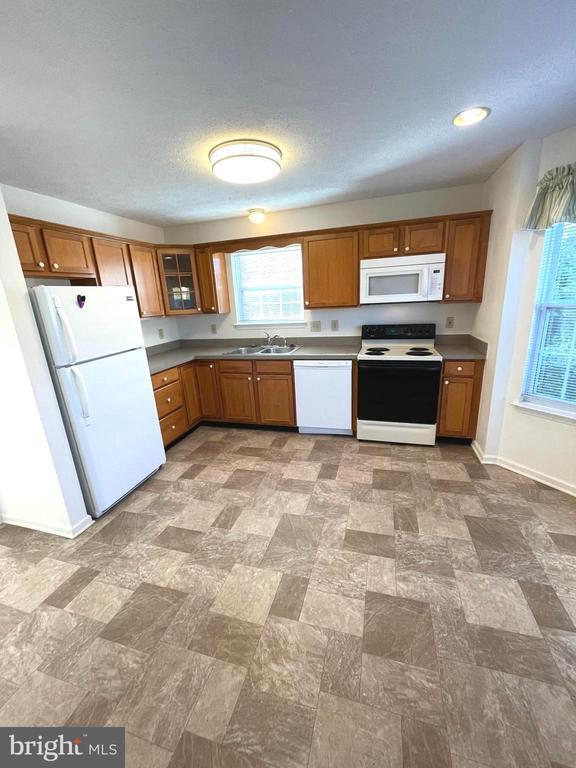 Building Photo - 2086 Cidermill Ln