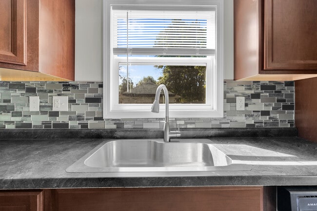 Building Photo - Donerail Way