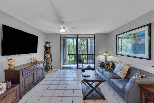 Building Photo - 5160 Las Verdes Cir