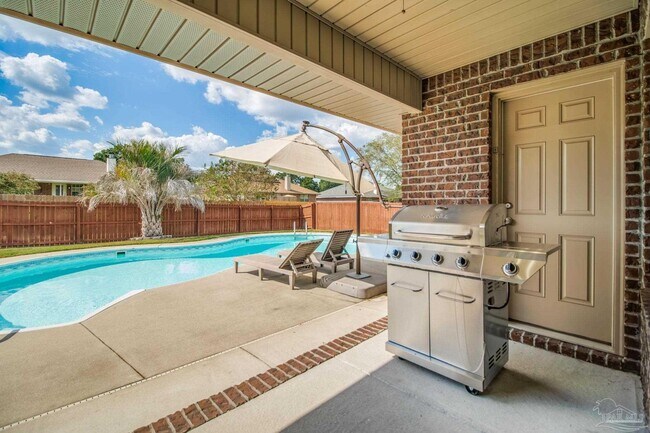 Building Photo - 5202 English Oak Dr