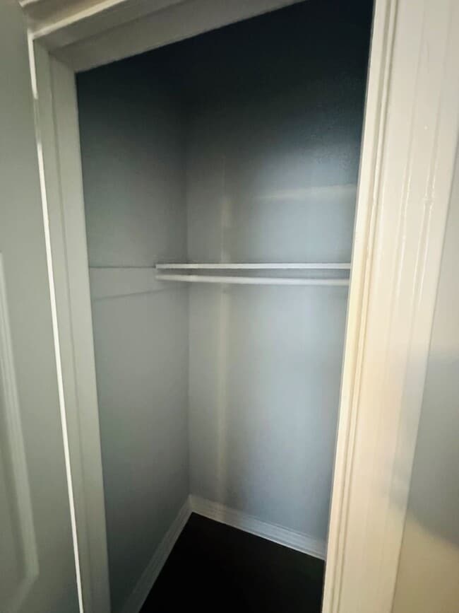 Building Photo - **Move in ready 3/1 Single Family home 32254